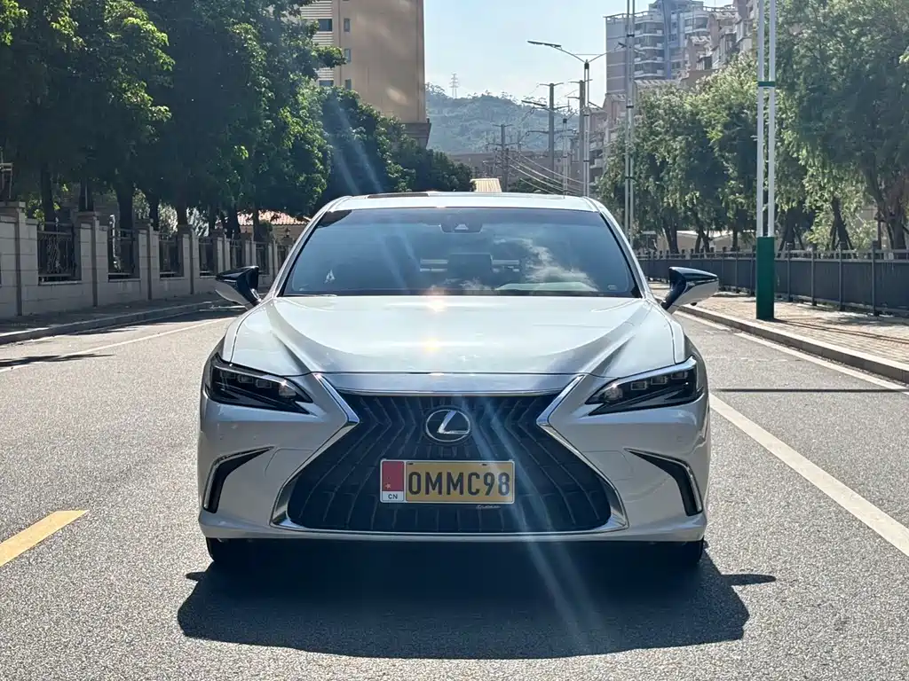 Lexus ES — фото 2
