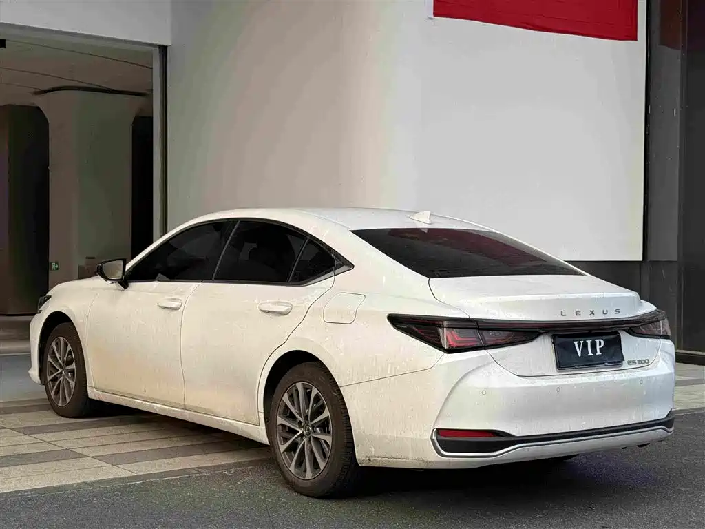 Lexus ES — фото 4