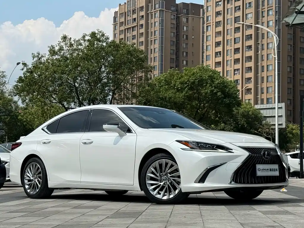 Lexus ES — фото 3