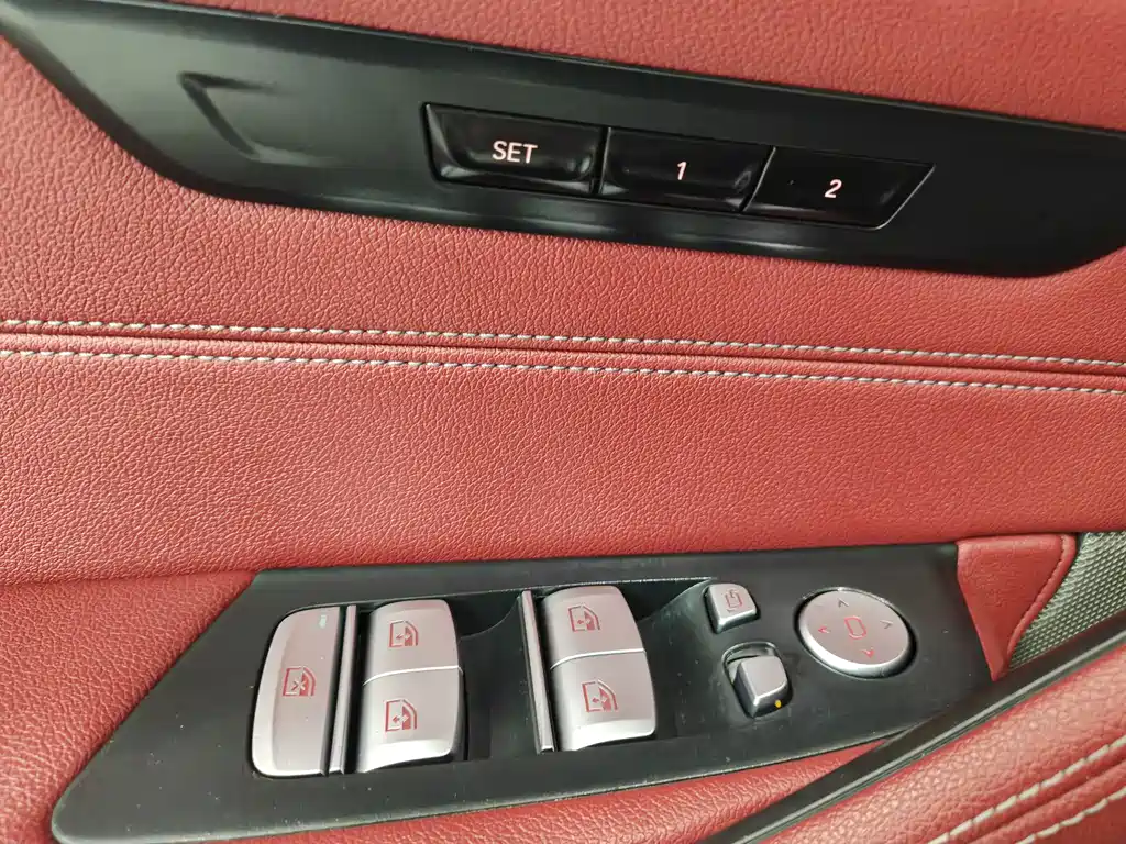 BMW 5 Series — фото 13