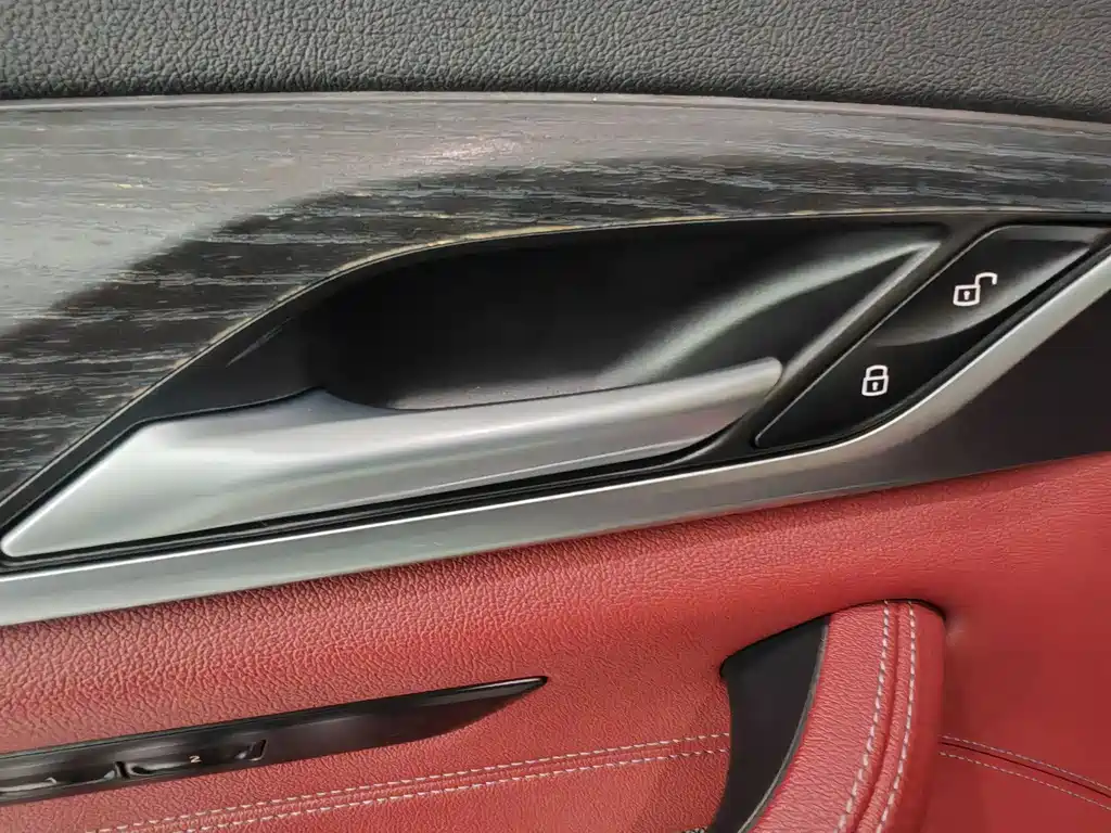 BMW 5 Series — фото 14