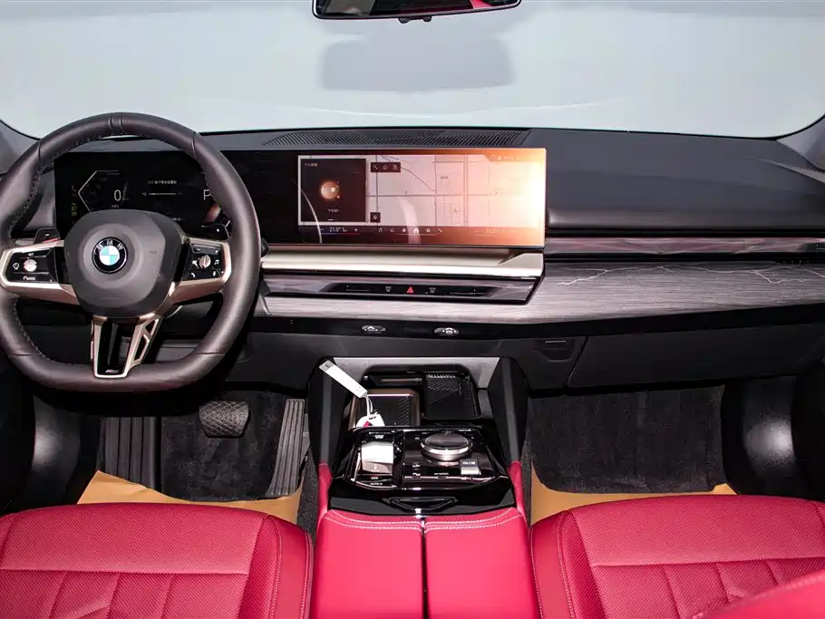 BMW 5 Series — фото 13