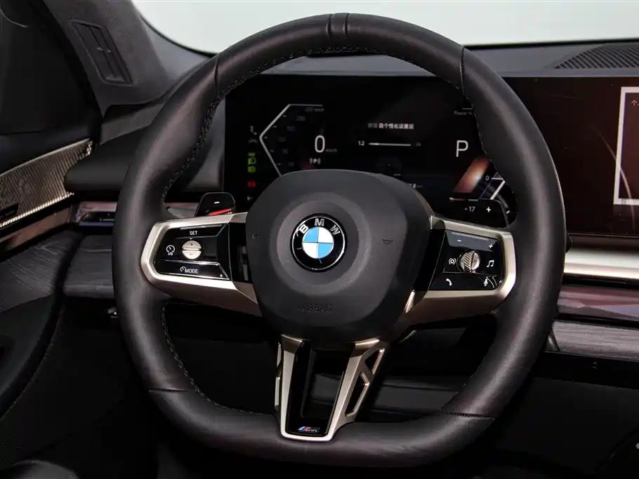 BMW 5 Series — фото 14