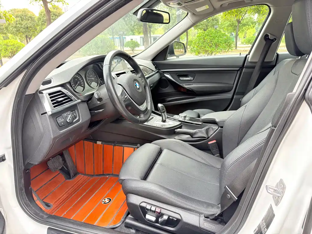 BMW 3 Series GT — фото 9