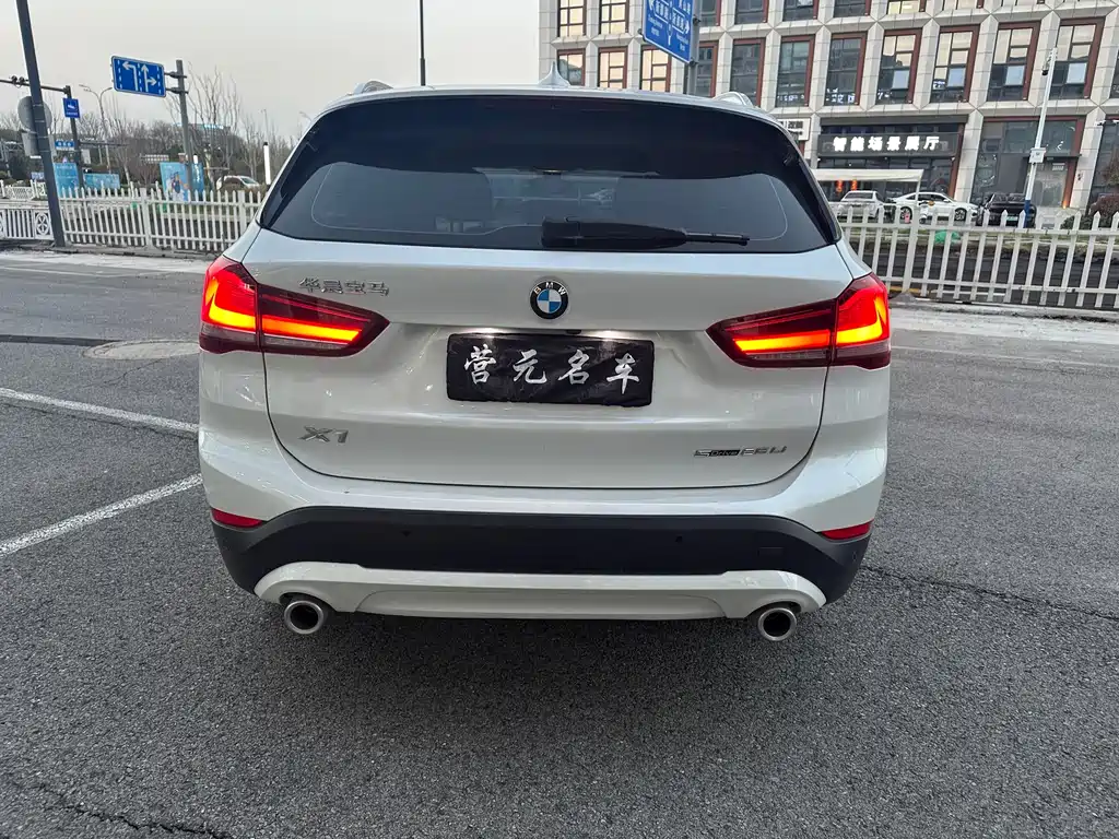 BMW X1 — фото 9