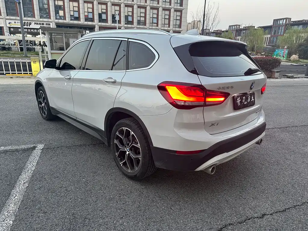 BMW X1 — фото 10