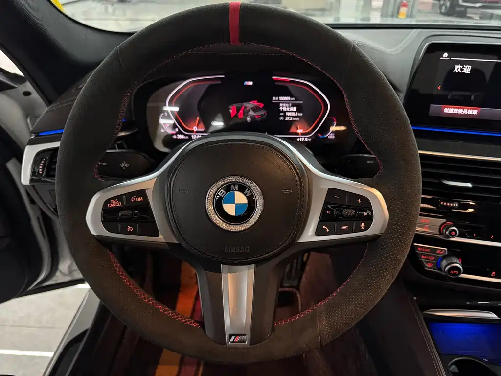 BMW 5 Series — фото 13