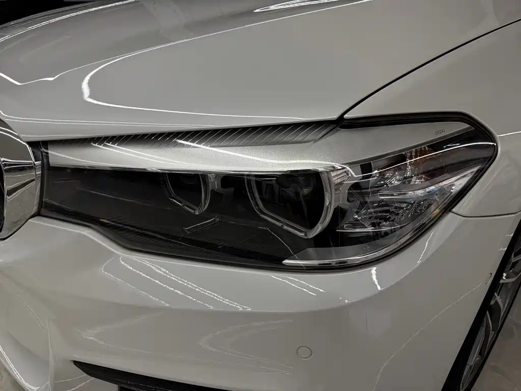 BMW 5 Series — фото 17