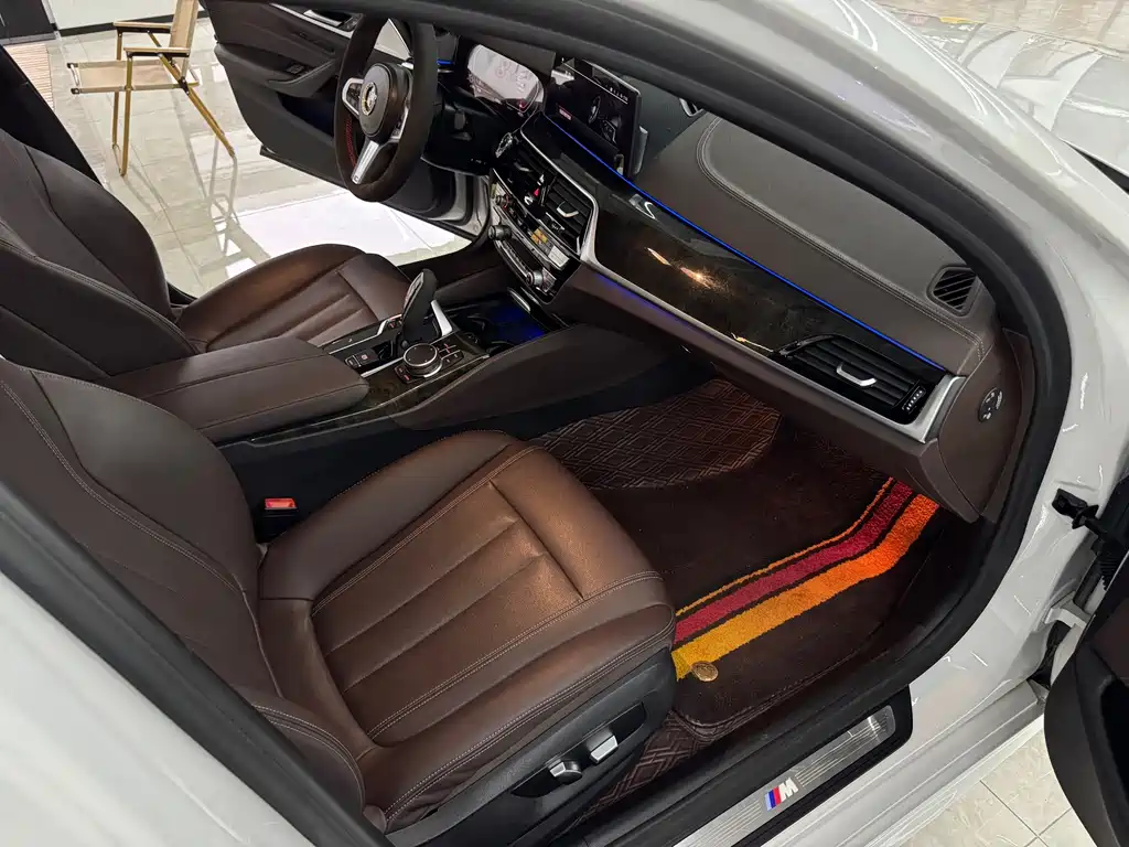 BMW 5 Series — фото 10