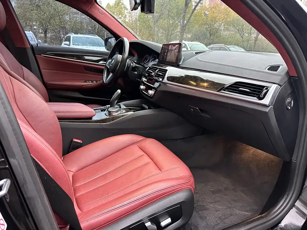BMW 5 Series — фото 13