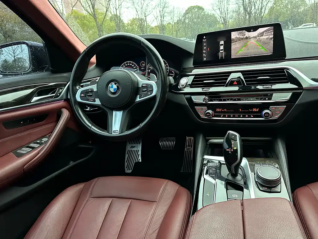 BMW 5 Series — фото 15