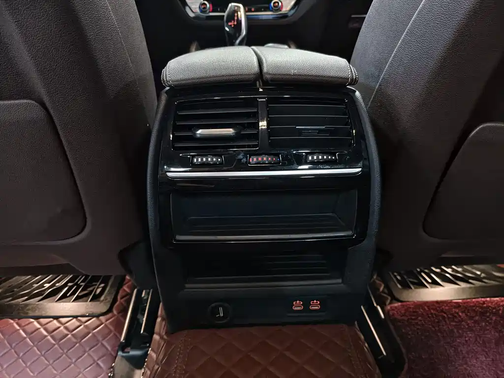BMW 5 Series — фото 14