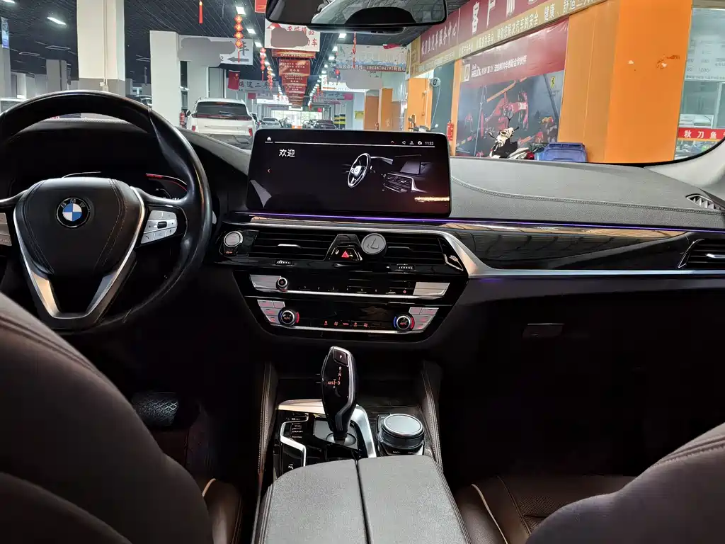 BMW 5 Series — фото 16