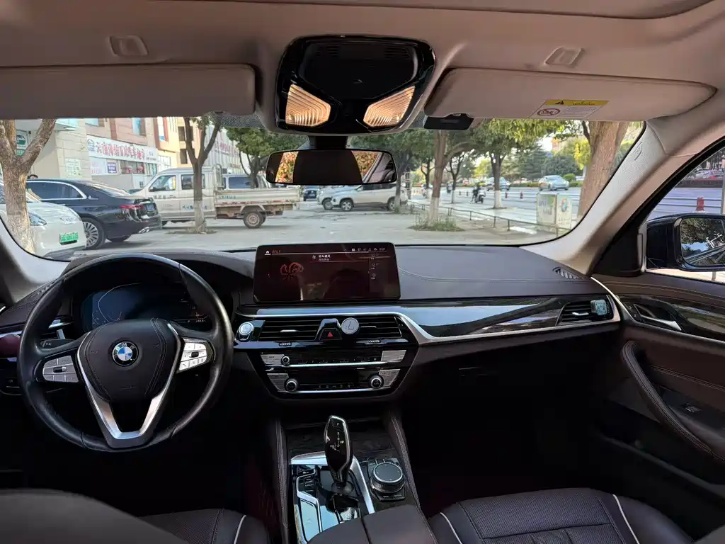 BMW 5 Series — фото 5