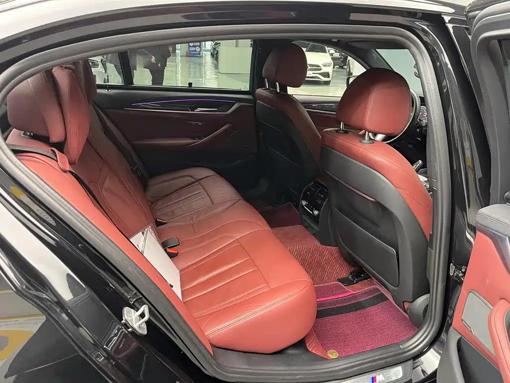 BMW 5 Series — фото 13