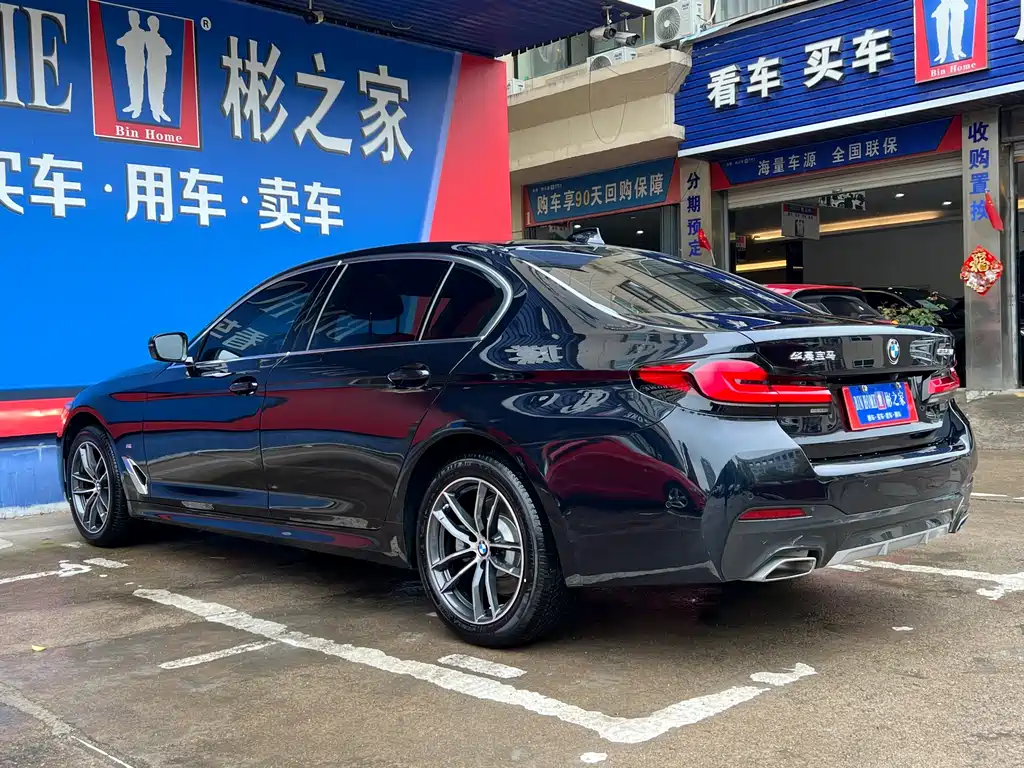 BMW 5 Series — фото 11