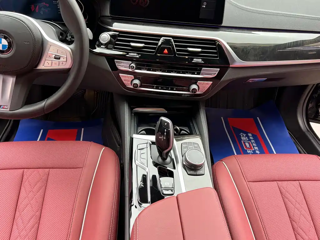 BMW 5 Series — фото 13