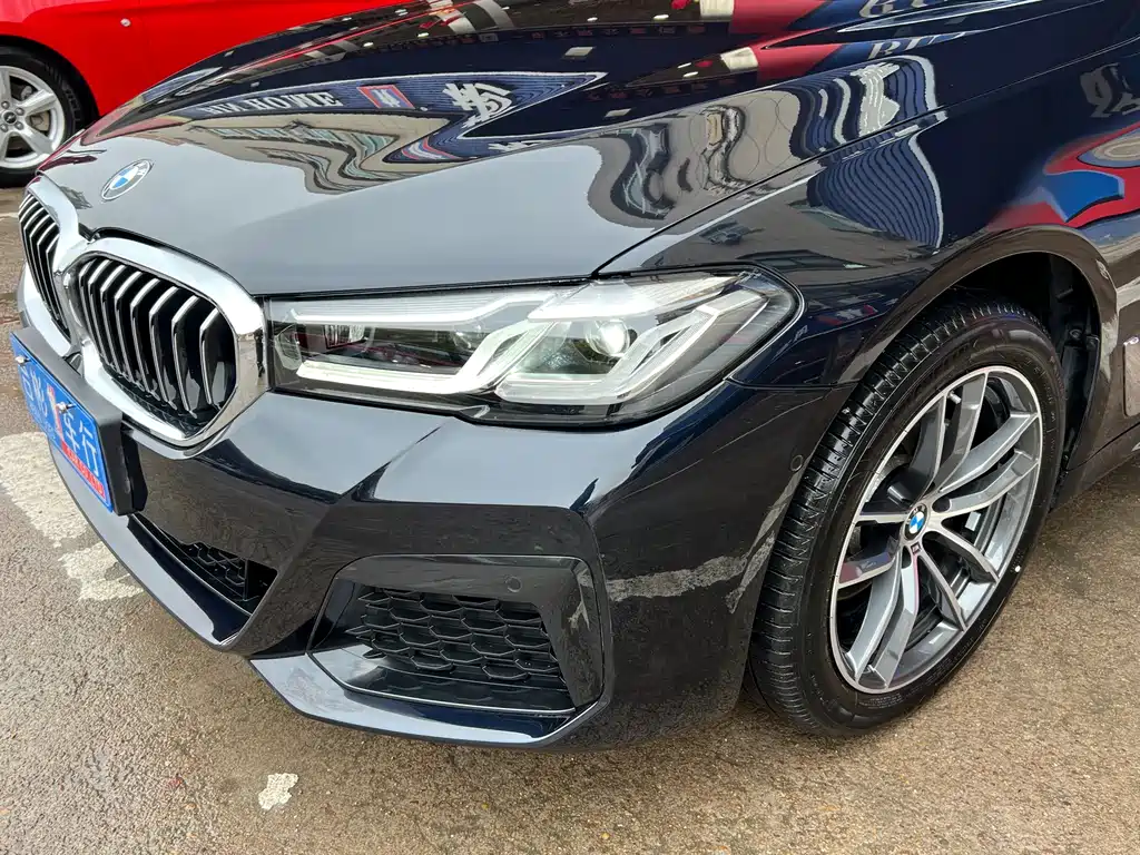 BMW 5 Series — фото 19