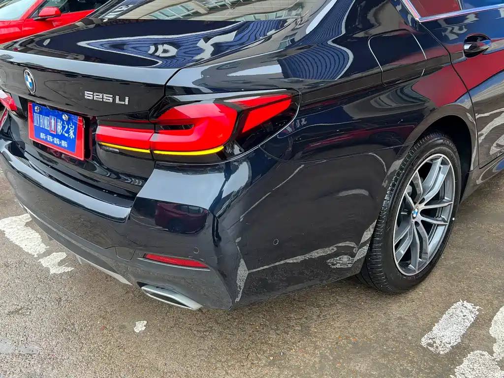 BMW 5 Series — фото 26