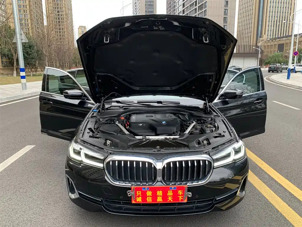 BMW 5 Series — фото 17