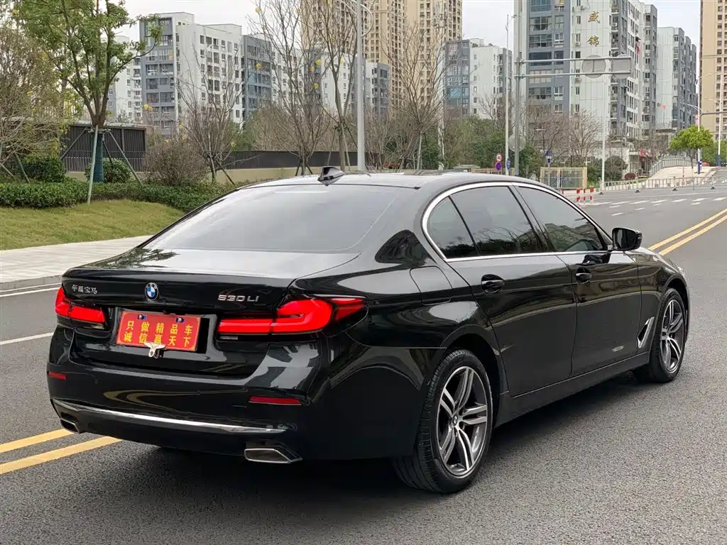 BMW 5 Series — фото 4
