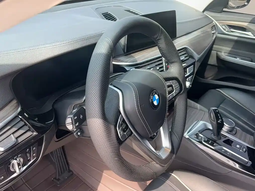 BMW 6 Series GT — фото 11