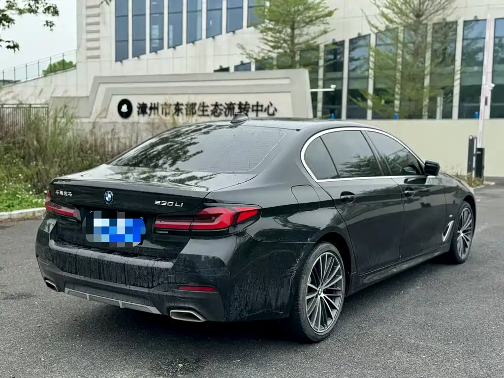 BMW 5 Series — фото 9
