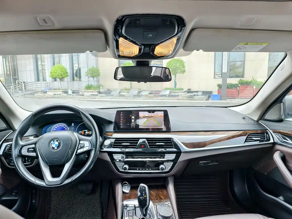BMW 5 Series — фото 10