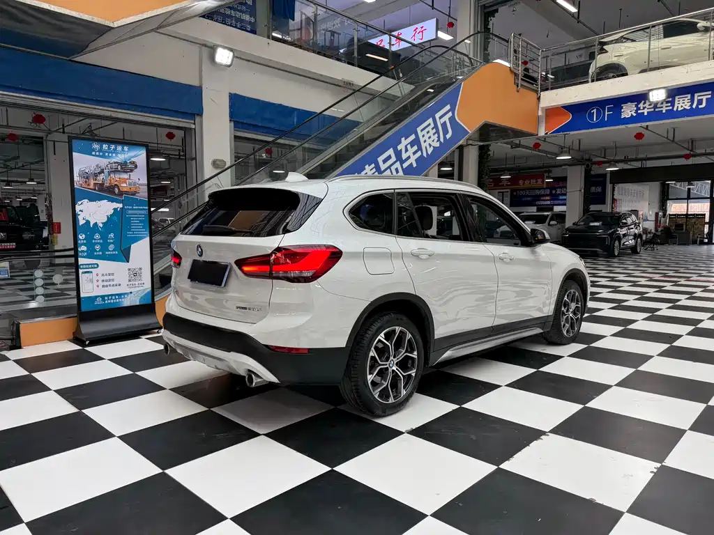 BMW X1 — фото 6