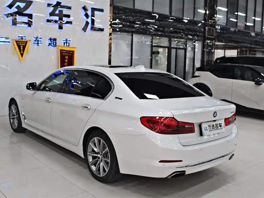 BMW 5 Series New Energy — фото 19