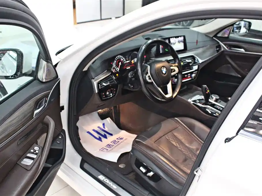 BMW 5 Series New Energy — фото 4