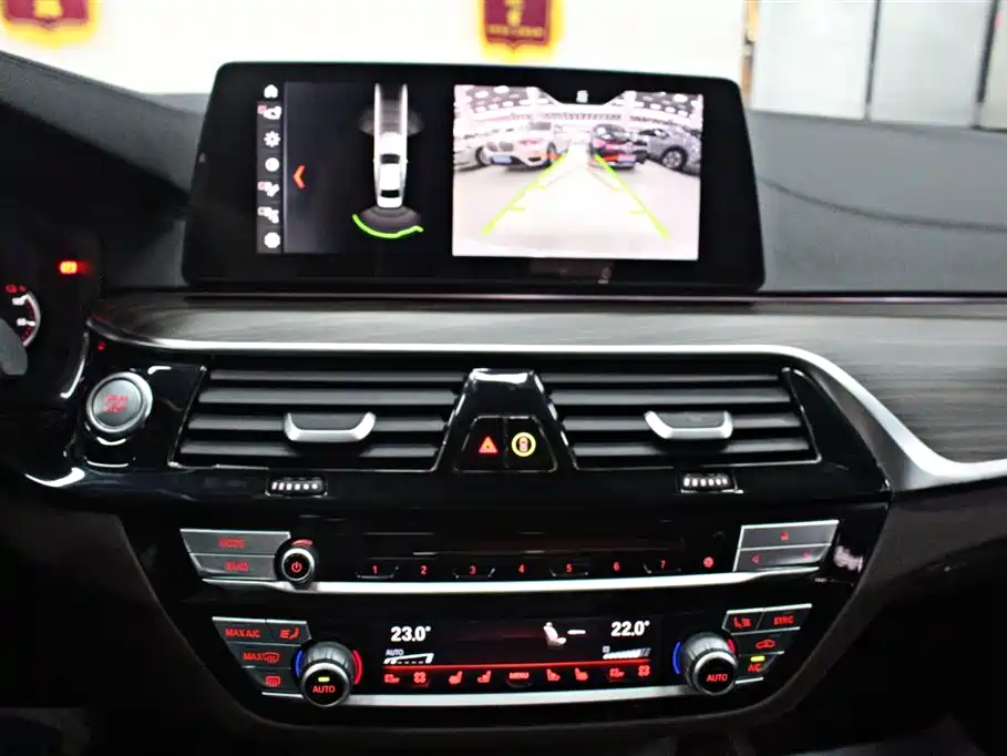 BMW 5 Series New Energy — фото 9