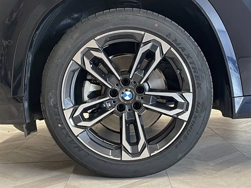 BMW X1 — фото 11