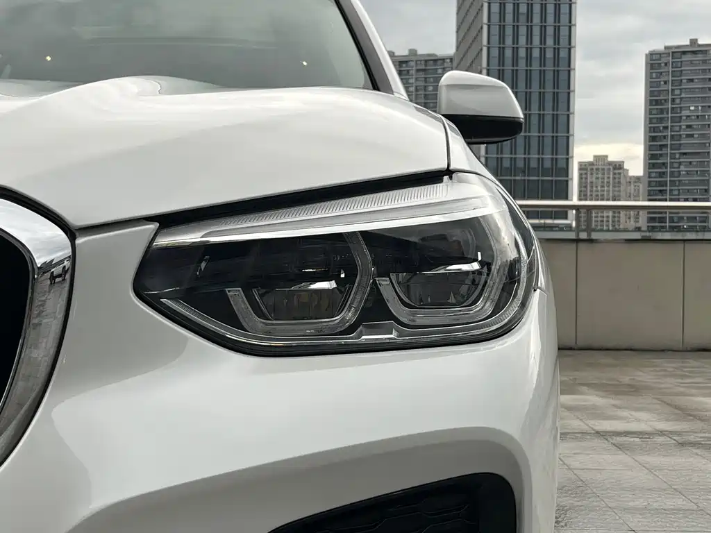 BMW X3 — фото 10