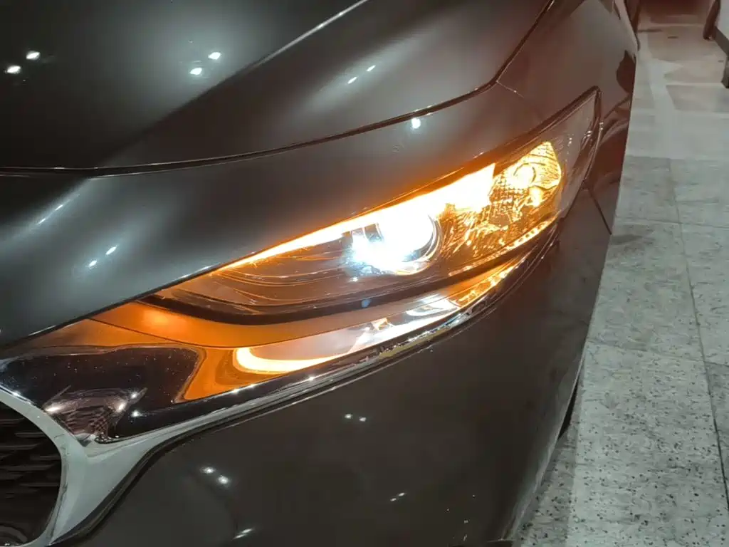 Mazda 3 Axela — фото 23