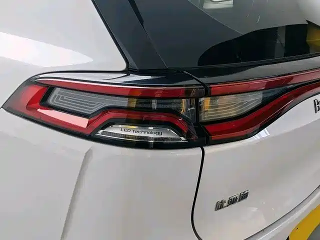 BYD Tang — фото 11