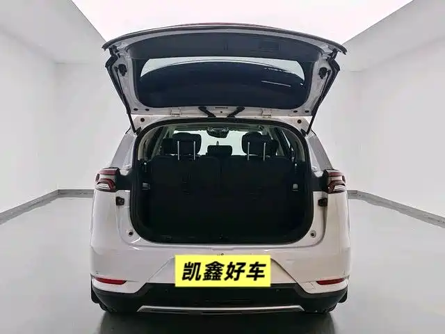 BYD Tang — фото 10
