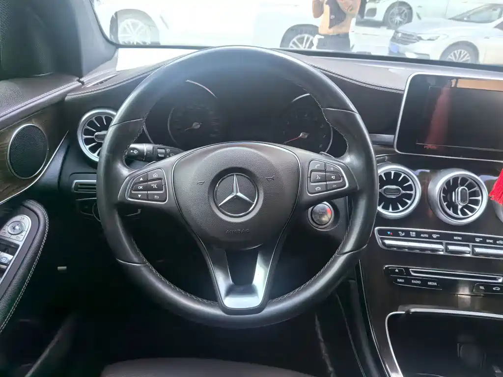Mercedes-Benz GLC — фото 19