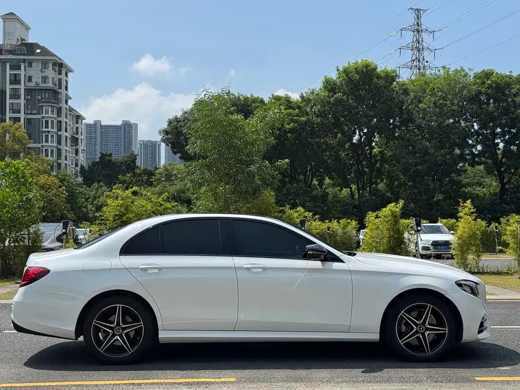 Mercedes-Benz E-Class (Import) — фото 4