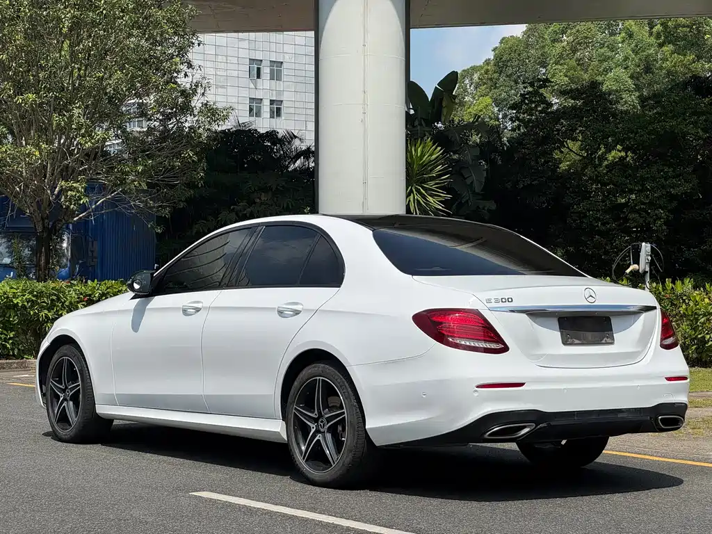 Mercedes-Benz E-Class (Import) — фото 6