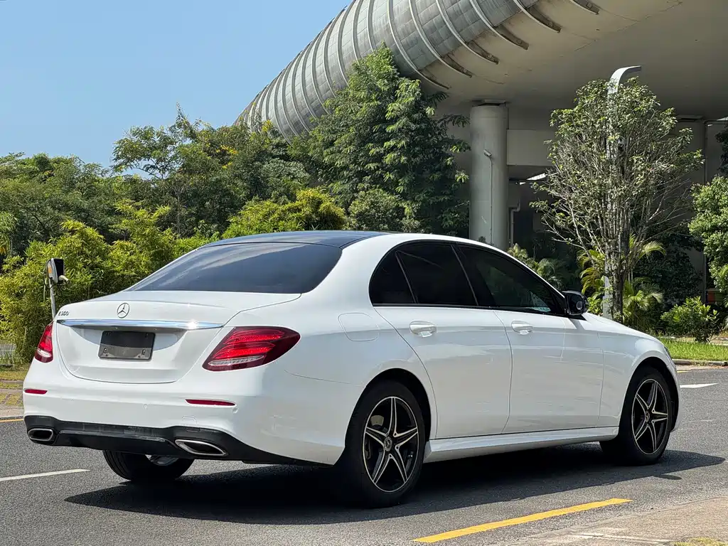 Mercedes-Benz E-Class (Import) — фото 8