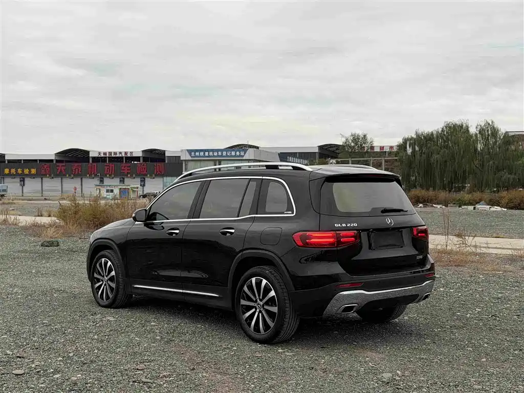 Mercedes-Benz GLB — фото 6