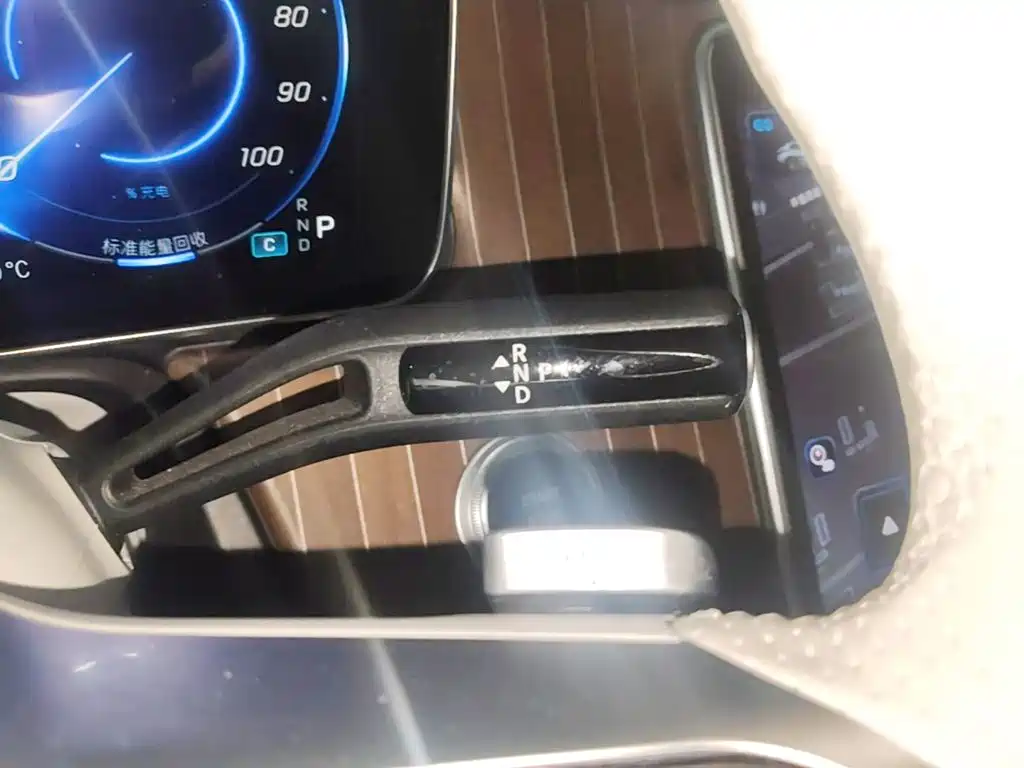 Mercedes-Benz EQE SUV — фото 18