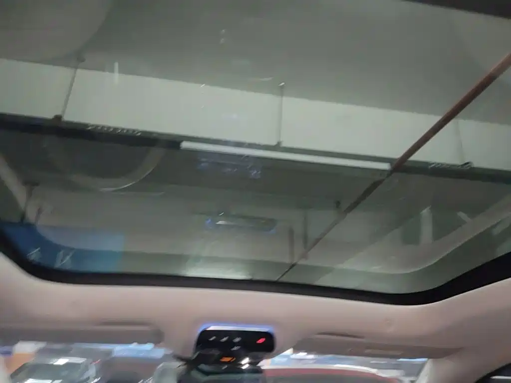 Mercedes-Benz EQE SUV — фото 22