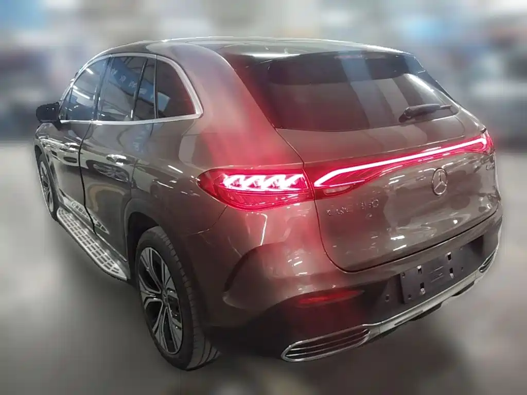 Mercedes-Benz EQE SUV — фото 6