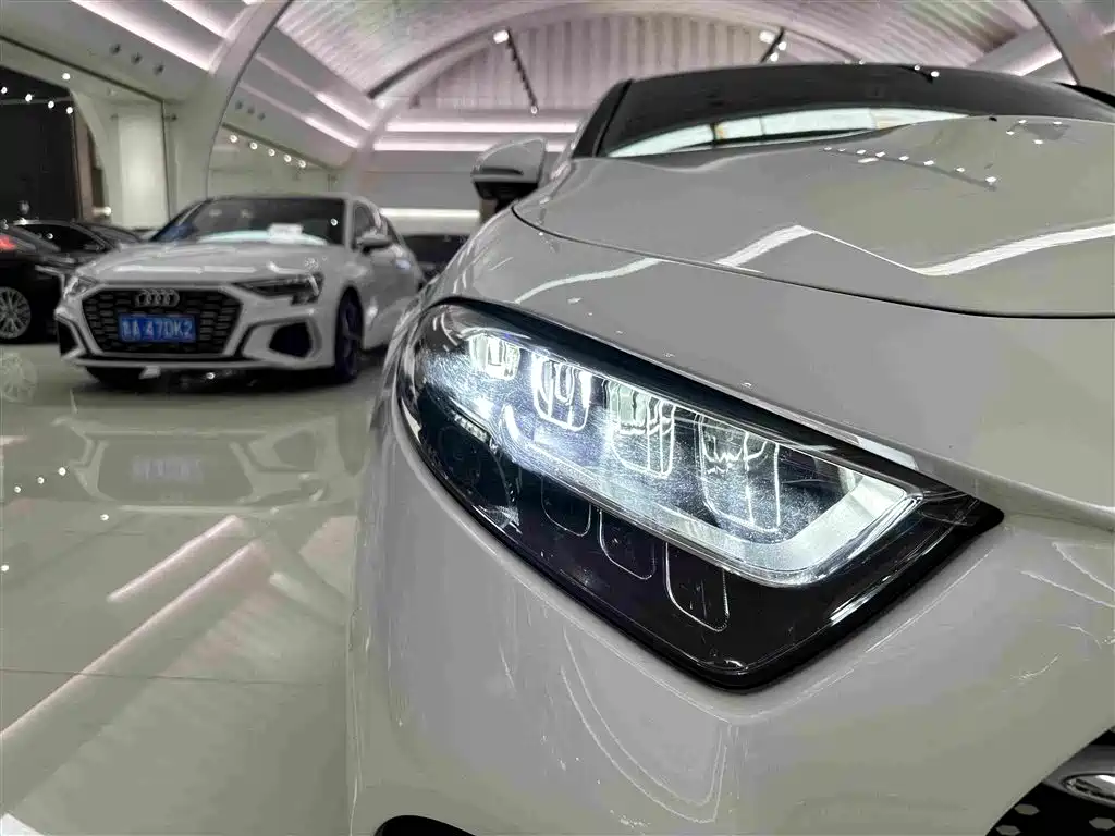Mercedes-Benz CLS — фото 34