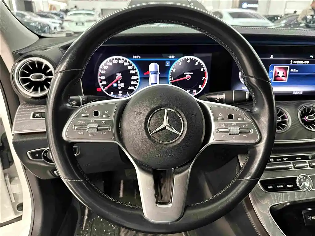 Mercedes-Benz CLS — фото 9