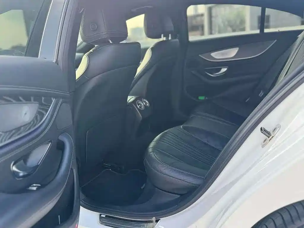 Mercedes-Benz CLS — фото 3