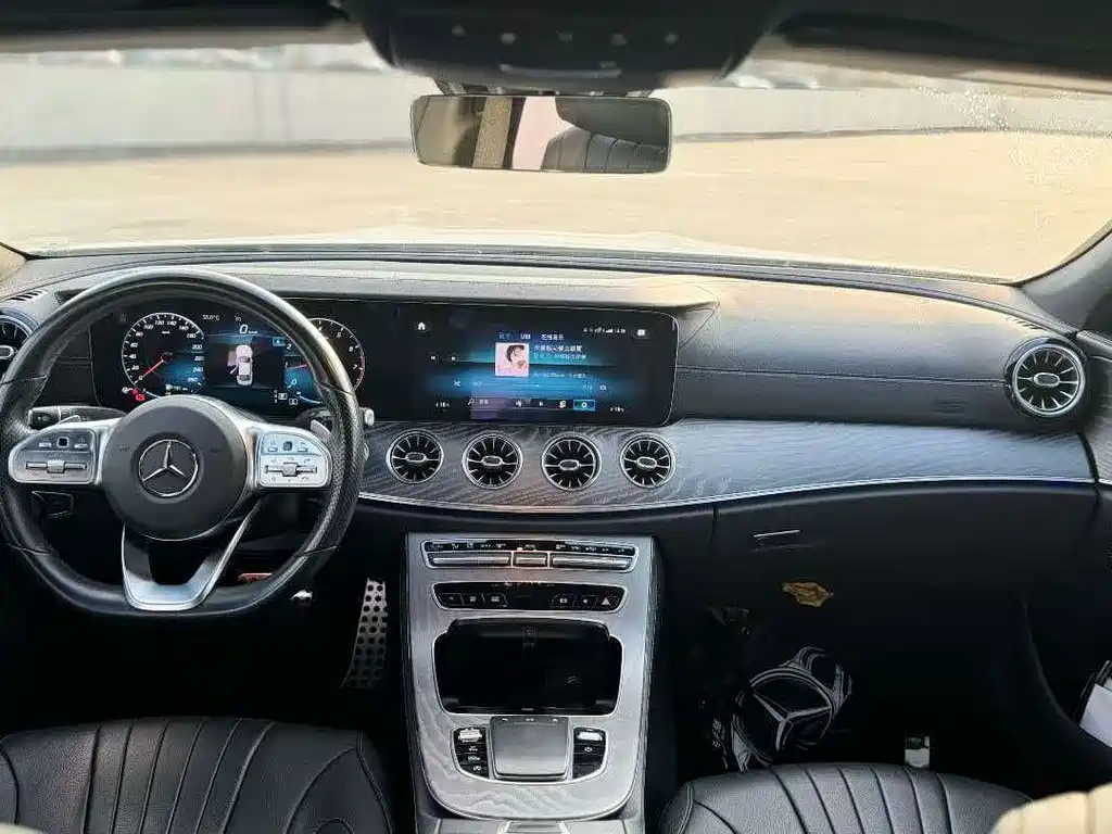 Mercedes-Benz CLS — фото 4