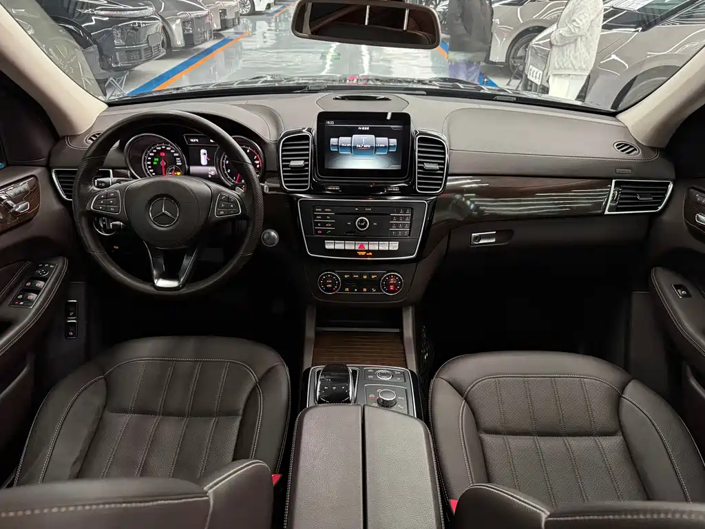 Mercedes-Benz GLS — фото 13